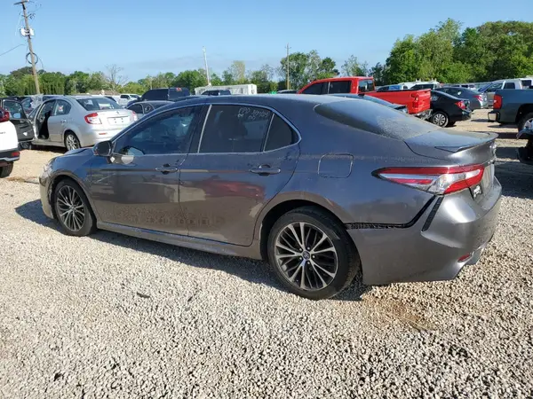 4T1B11HK6JU579048 2018 TOYOTA CAMRY - Image 2