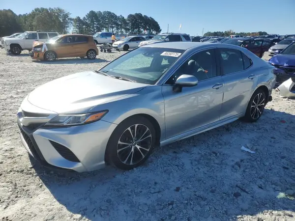 4T1B11HK6JU580300 2018 TOYOTA CAMRY - Image 1