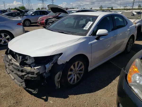 4T1B11HK6JU580555 2018 TOYOTA CAMRY - Image 1