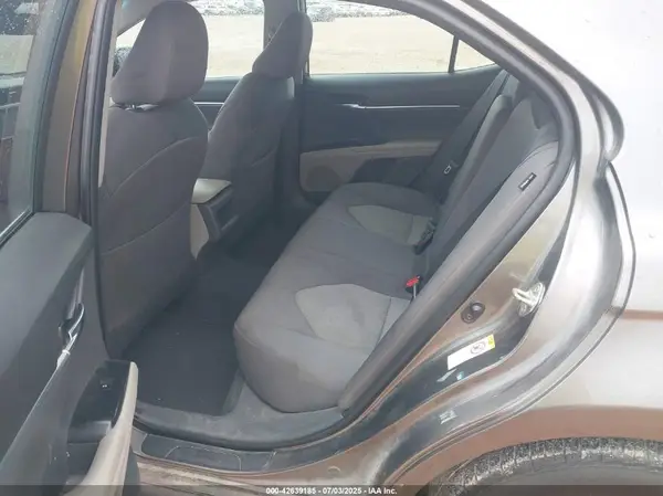 4T1B11HK6JU581902 2018 TOYOTA CAMRY - Image 8