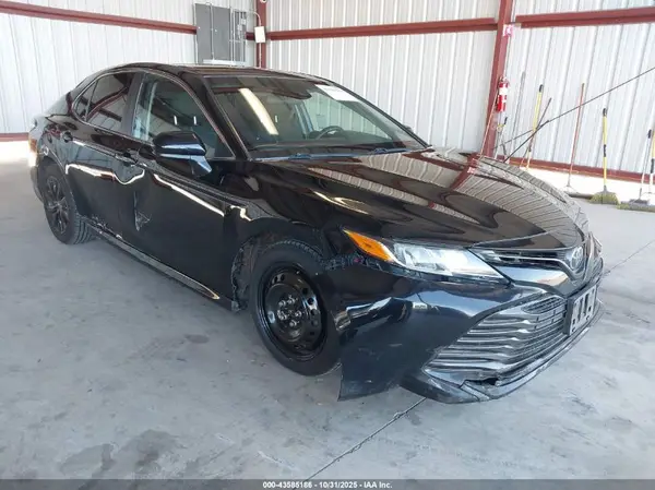 4T1B11HK6JU584069 2018 TOYOTA CAMRY - Image 1