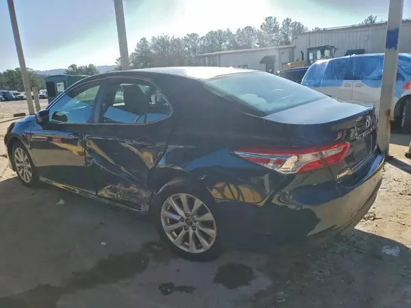 4T1B11HK6JU584556 2018 TOYOTA CAMRY - Image 2