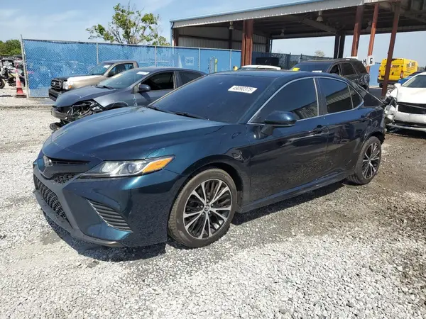 4T1B11HK6JU585352 2018 TOYOTA CAMRY - Image 1