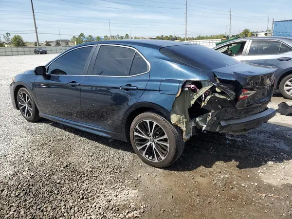 4T1B11HK6JU585352 2018 TOYOTA CAMRY - Image 2