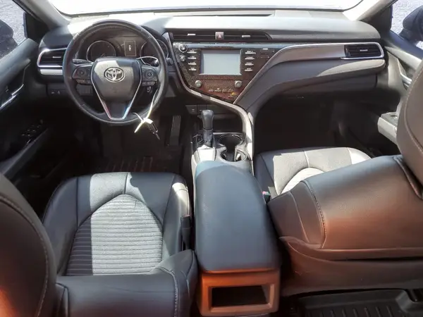 4T1B11HK6JU585352 2018 TOYOTA CAMRY - Image 8