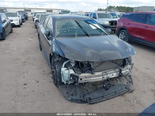 4T1B11HK6JU586369 2018 TOYOTA CAMRY - Image 1