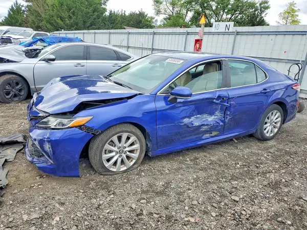 4T1B11HK6JU586632 2018 TOYOTA CAMRY - Image 1