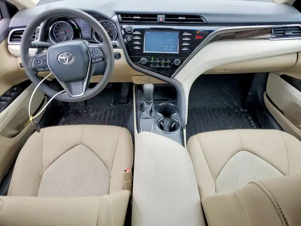 4T1B11HK6JU586632 2018 TOYOTA CAMRY - Image 8