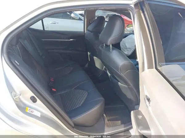 4T1B11HK6JU587117 2018 TOYOTA CAMRY - Image 8