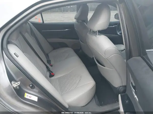 4T1B11HK6JU587800 2018 TOYOTA CAMRY - Image 8