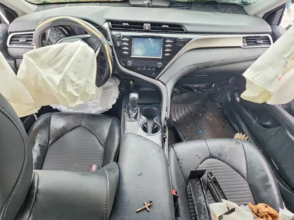 4T1B11HK6JU588204 2018 TOYOTA CAMRY - Image 8