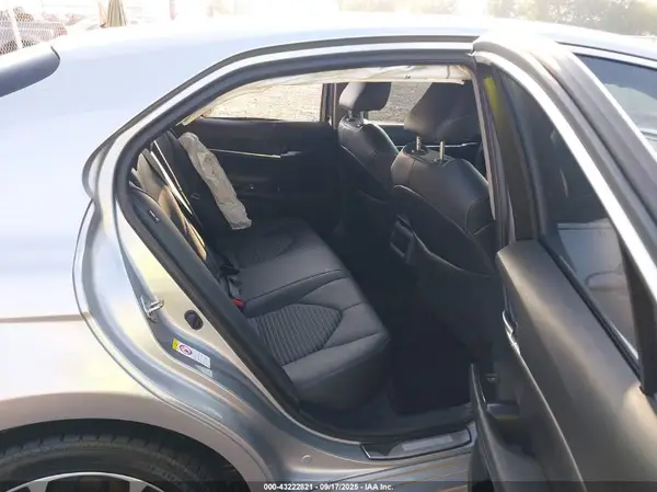 4T1B11HK6JU589546 2018 TOYOTA CAMRY - Image 8