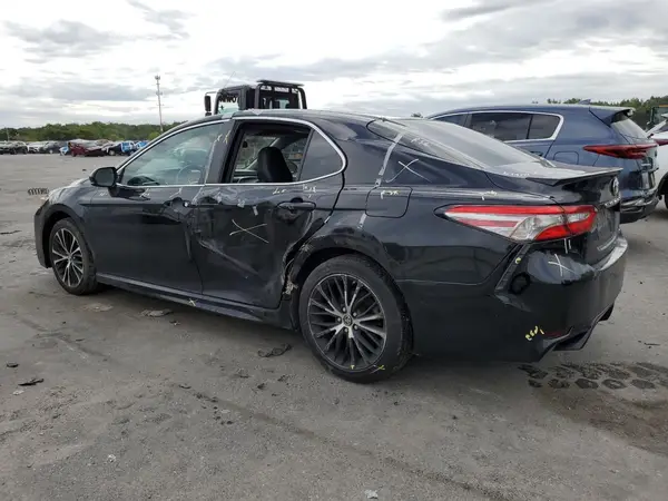 4T1B11HK6JU589756 2018 TOYOTA CAMRY - Image 2