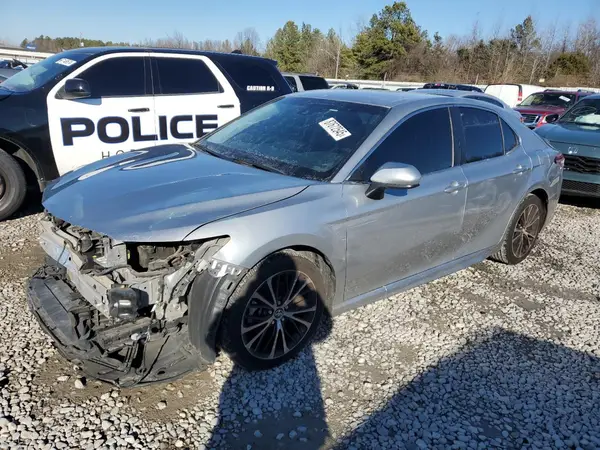 4T1B11HK6JU590096 2018 TOYOTA CAMRY - Image 1