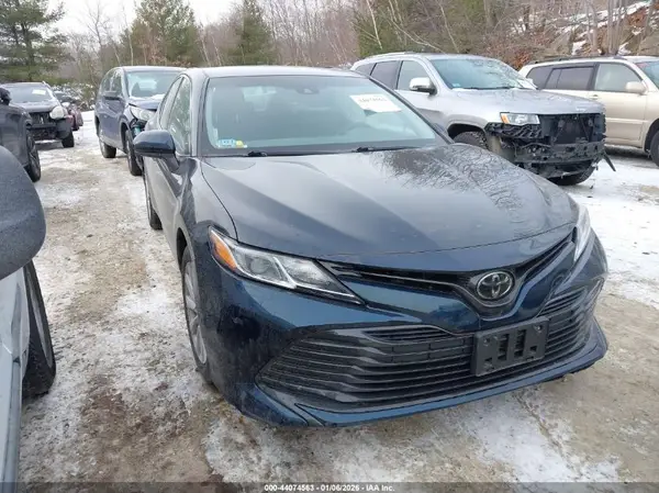 4T1B11HK6JU591197 2018 TOYOTA CAMRY - Image 1