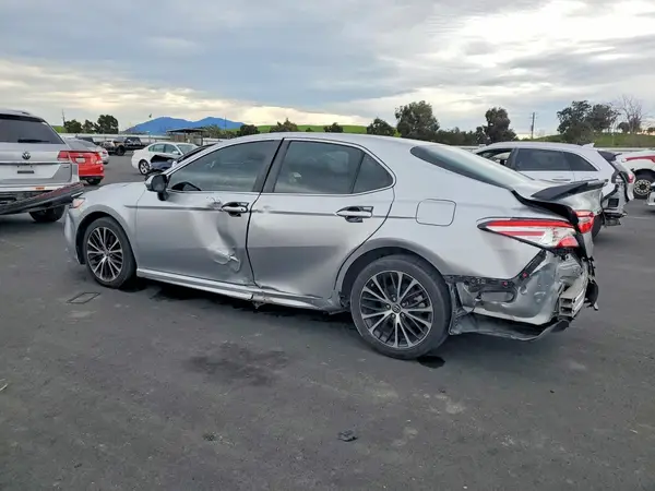 4T1B11HK6JU591930 2018 TOYOTA CAMRY - Image 2
