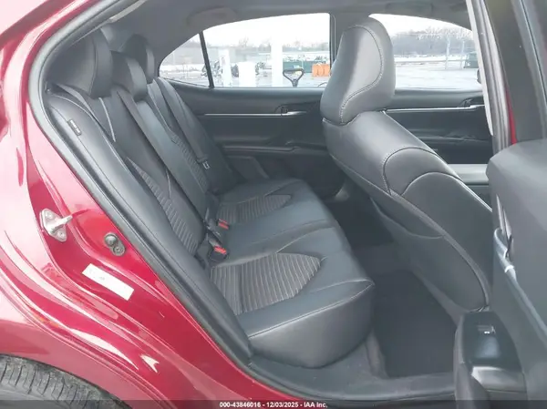 4T1B11HK6JU592074 2018 TOYOTA CAMRY - Image 8
