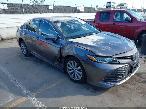 4T1B11HK6JU596500 2018 TOYOTA CAMRY - Image 1