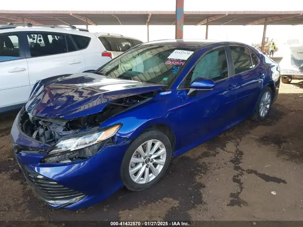 4T1B11HK6JU596657 2018 TOYOTA CAMRY - Image 2