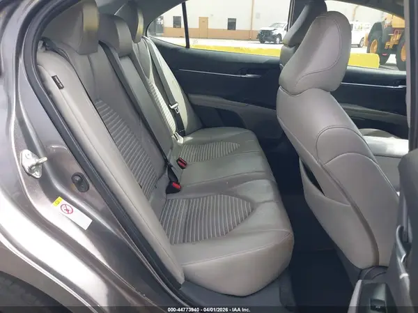 4T1B11HK6JU596982 2018 TOYOTA CAMRY - Image 8