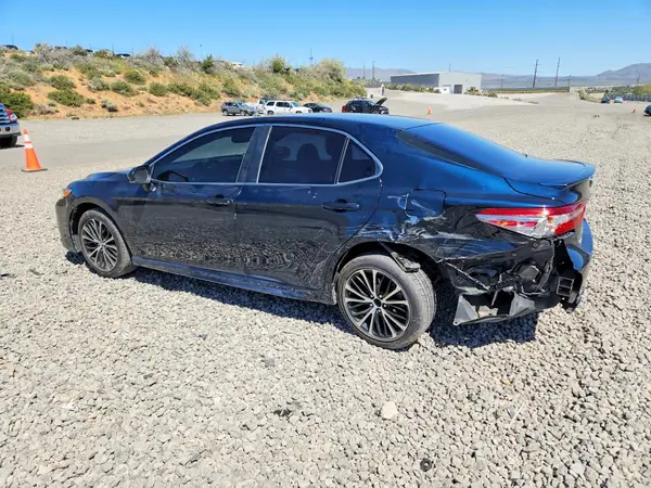 4T1B11HK6JU597162 2018 TOYOTA CAMRY - Image 2