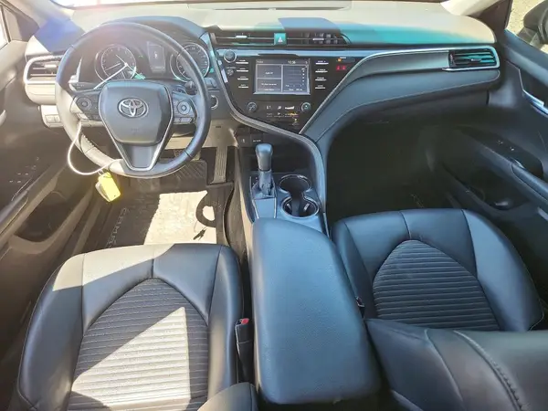 4T1B11HK6JU597162 2018 TOYOTA CAMRY - Image 8