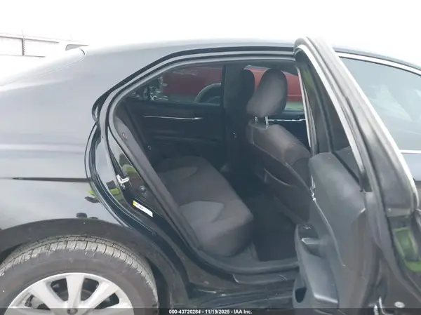 4T1B11HK6JU598800 2018 TOYOTA CAMRY - Image 8