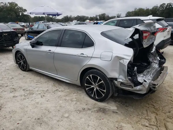 4T1B11HK6JU599915 2018 TOYOTA CAMRY - Image 2