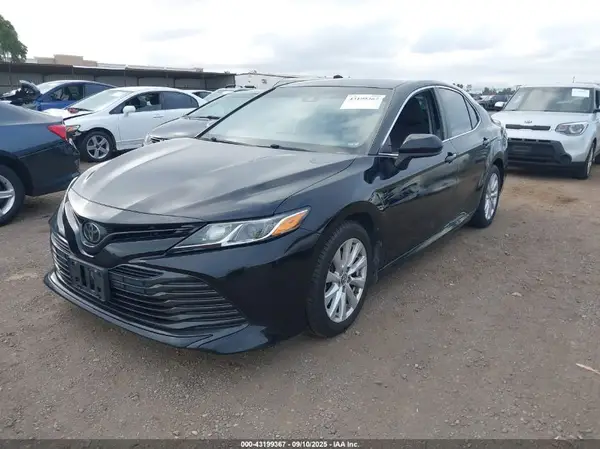 4T1B11HK6JU601341 2018 TOYOTA CAMRY - Image 2