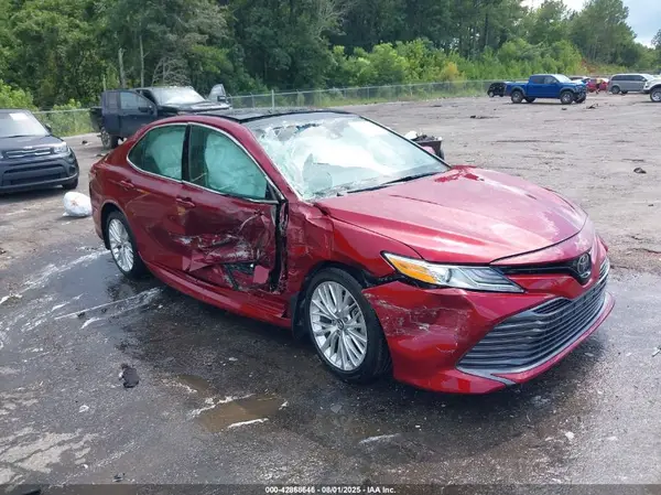 4T1B11HK6JU601825 2018 TOYOTA CAMRY - Image 1