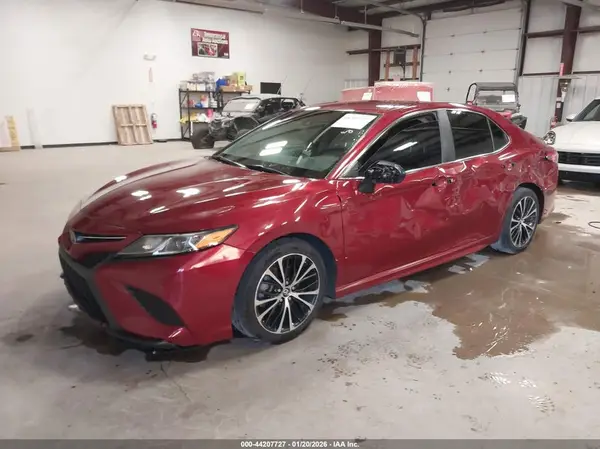 4T1B11HK6JU602876 2018 TOYOTA CAMRY - Image 2