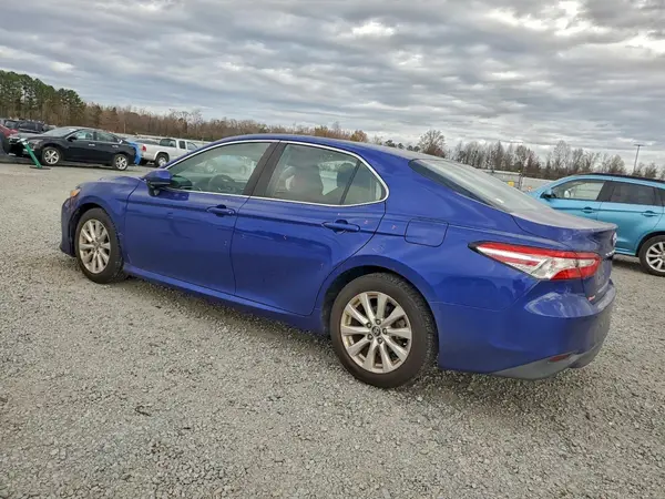 4T1B11HK6JU603090 2018 TOYOTA CAMRY - Image 2