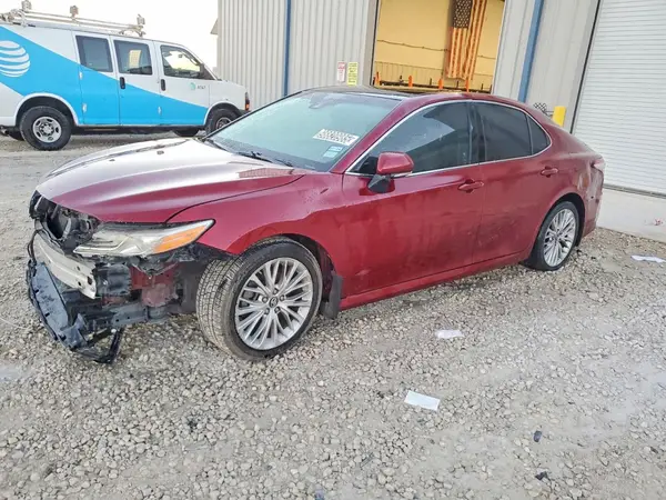 4T1B11HK6JU603655 2018 TOYOTA CAMRY - Image 1