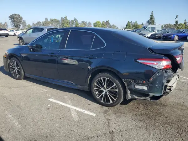 4T1B11HK6JU603963 2018 TOYOTA CAMRY - Image 2