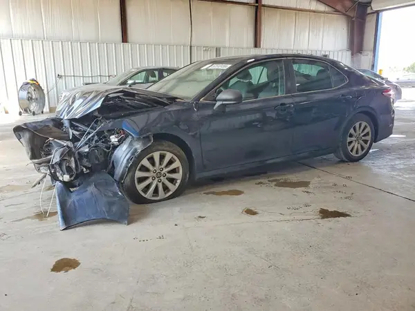 4T1B11HK6JU604384 2018 TOYOTA CAMRY - Image 1