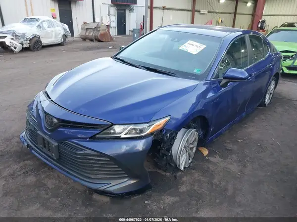 4T1B11HK6JU604790 2018 TOYOTA CAMRY - Image 2