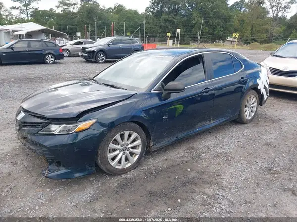 4T1B11HK6JU605292 2018 TOYOTA CAMRY - Image 2