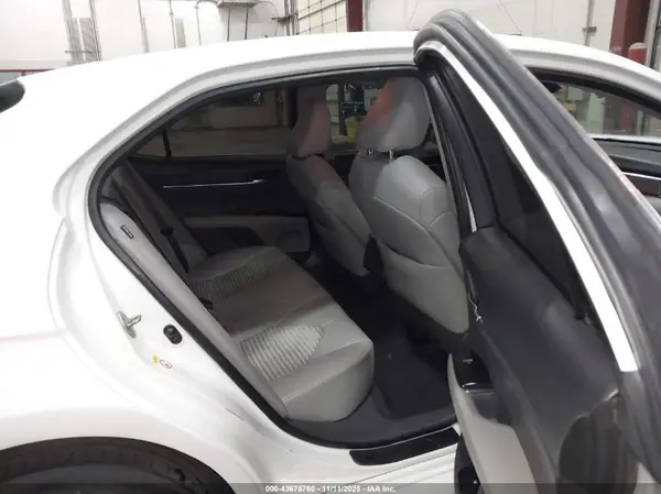 4T1B11HK6JU606538 2018 TOYOTA CAMRY - Image 8
