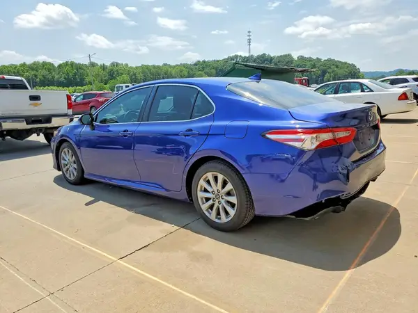 4T1B11HK6JU606667 2018 TOYOTA CAMRY - Image 2