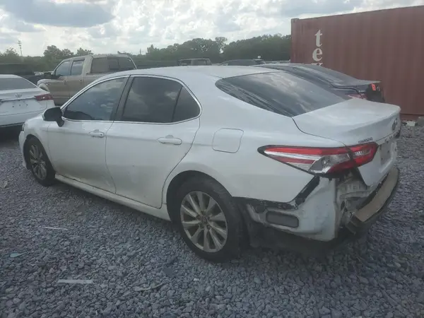 4T1B11HK6JU607866 2018 TOYOTA CAMRY - Image 2