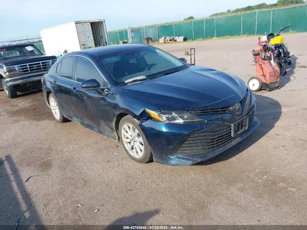 4T1B11HK6JU612839 2018 TOYOTA CAMRY - Image 1