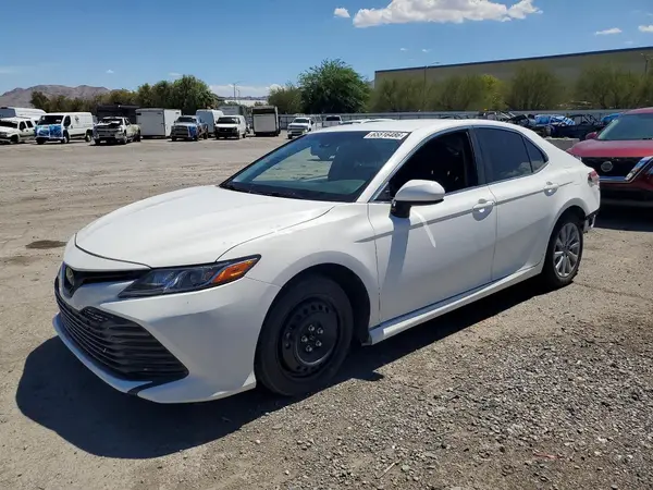 4T1B11HK6JU613232 2018 TOYOTA CAMRY - Image 1