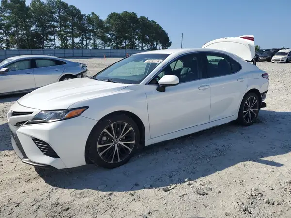 4T1B11HK6JU614221 2018 TOYOTA CAMRY - Image 1