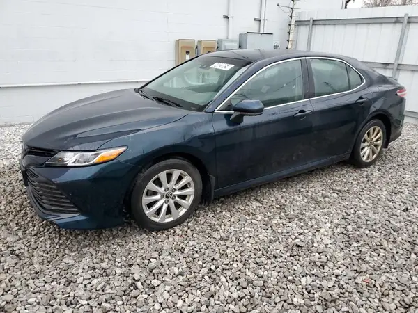 4T1B11HK6JU615093 2018 TOYOTA CAMRY - Image 1
