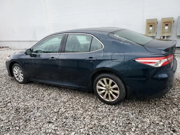 4T1B11HK6JU615093 2018 TOYOTA CAMRY - Image 2