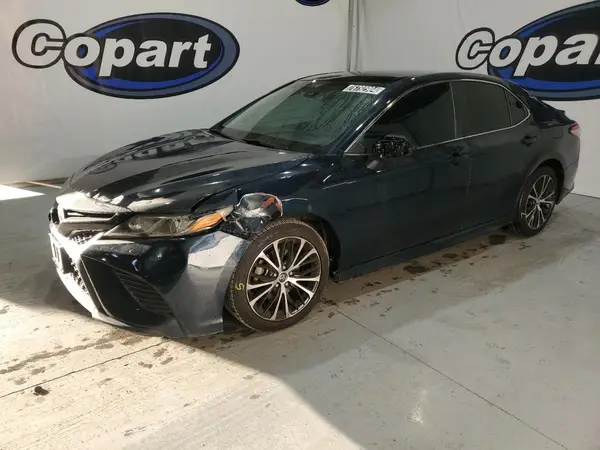 4T1B11HK6JU615269 2018 TOYOTA CAMRY - Image 1