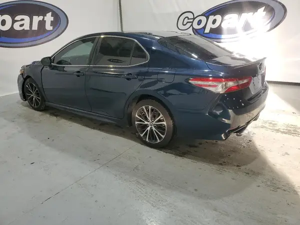 4T1B11HK6JU615269 2018 TOYOTA CAMRY - Image 2