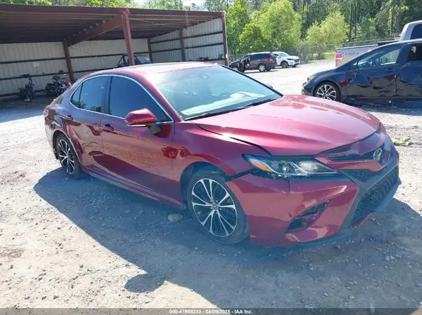 4T1B11HK6JU617331 2018 TOYOTA CAMRY - Image 1