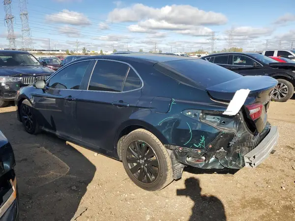 4T1B11HK6JU618205 2018 TOYOTA CAMRY - Image 2