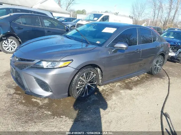 4T1B11HK6JU618320 2018 TOYOTA CAMRY - Image 2